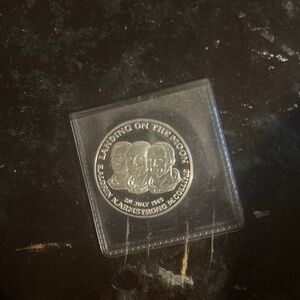 1969 landing on the moon memorabilia coin